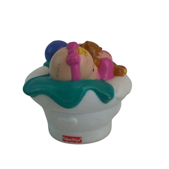 Fisher Price Little People Baby Girl In White & Green Baskets Teddy Bear - Picture 10 of 11